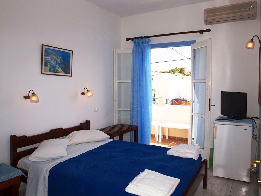 Narkissos Hotel Kamari  Ngoại thất bức ảnh