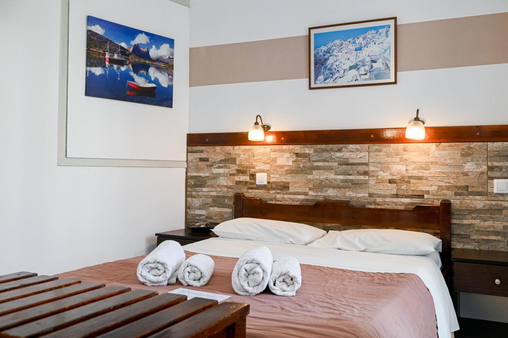 Narkissos Hotel Kamari  Ngoại thất bức ảnh