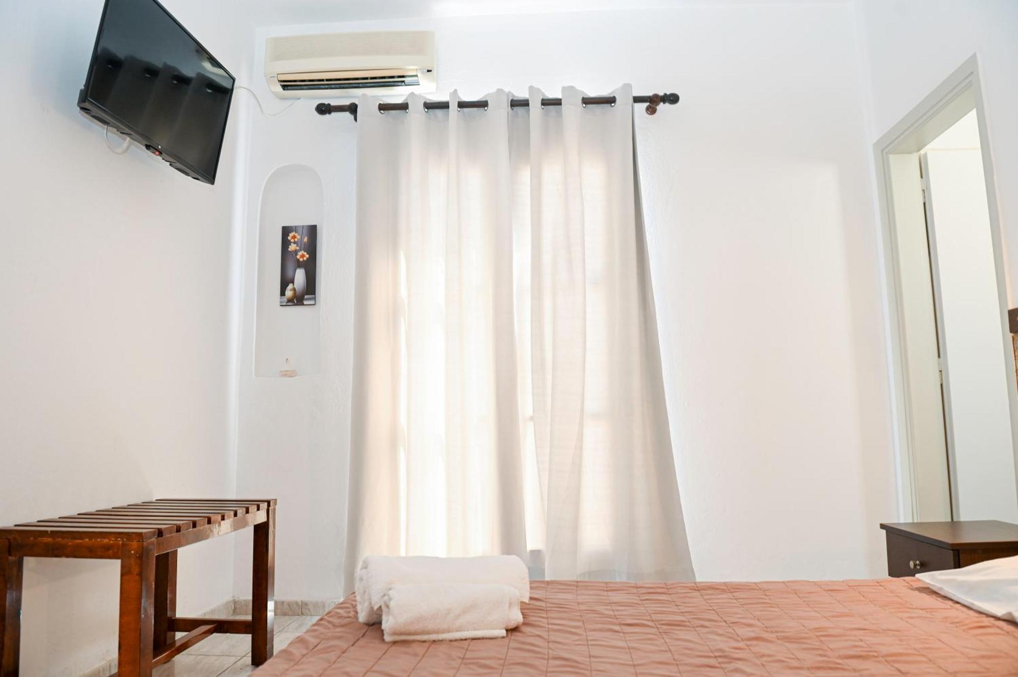 Narkissos Hotel Kamari  Ngoại thất bức ảnh
