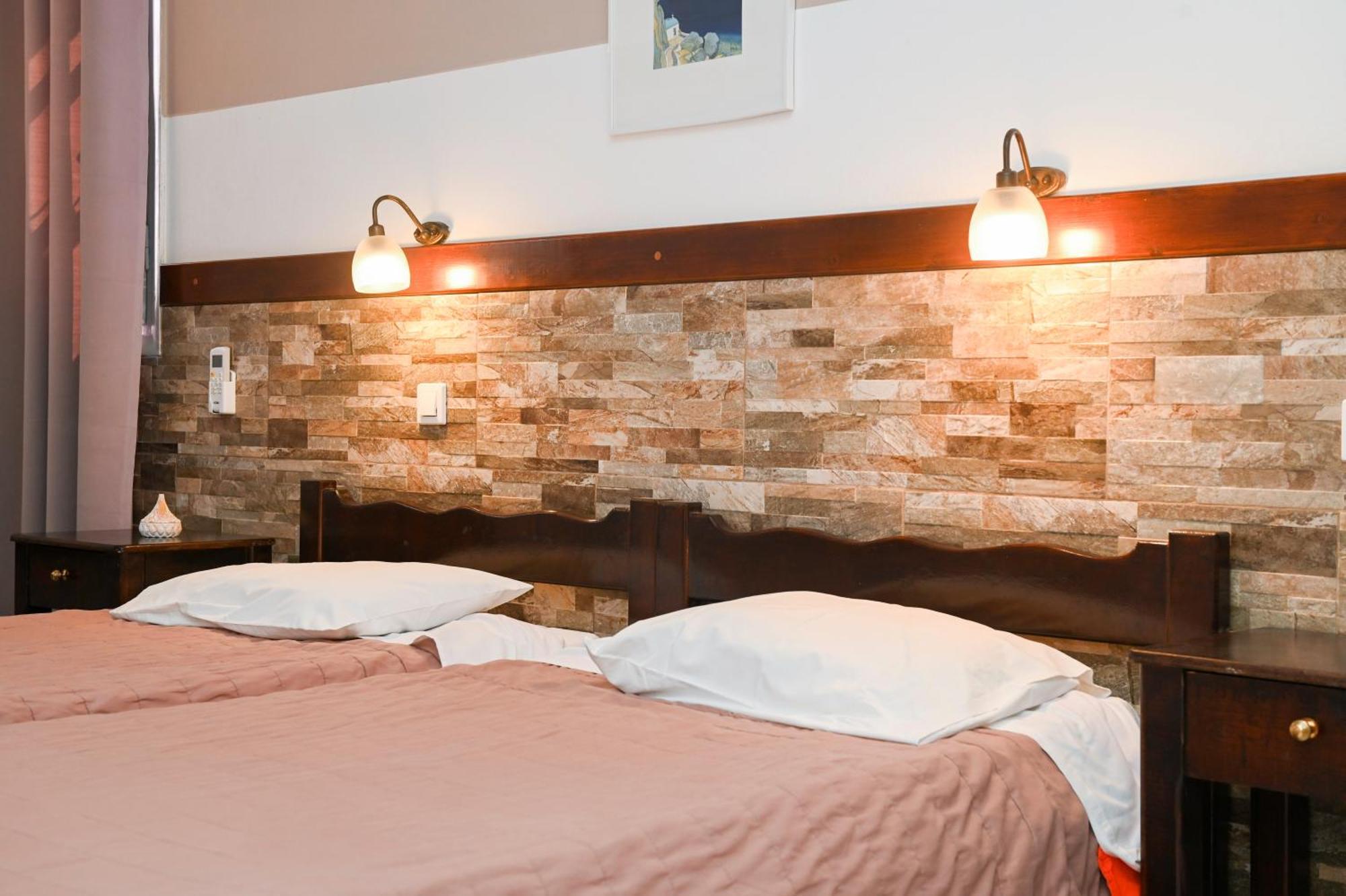 Narkissos Hotel Kamari  Ngoại thất bức ảnh